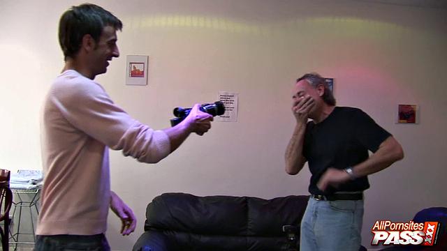 Twin sisters Kit and Kat Lee