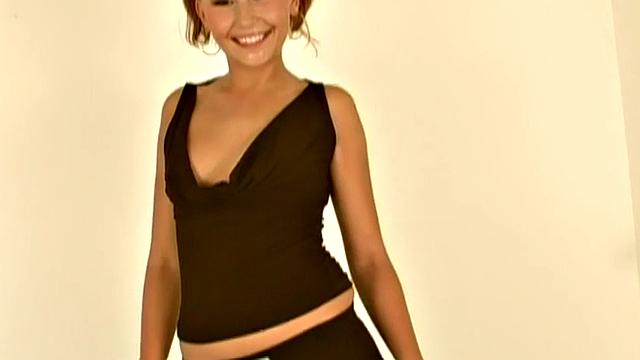 Watch this bald teen fist her tight pussy with a speculum up close and personal