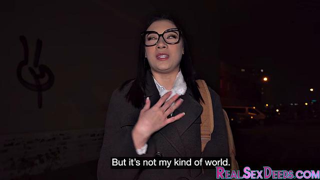 Stunning Bigbooty Babe POV Cockbouncing