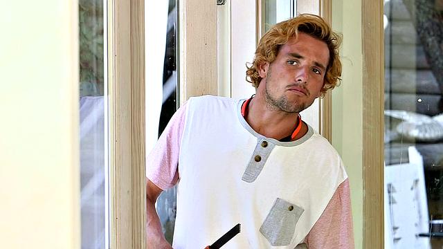 Briquettes gets her trimmed pussy drilled in the shower while wearing shorts