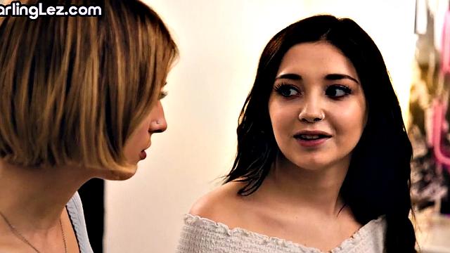 Petite inked lesbo got pussyeaten in hot affair