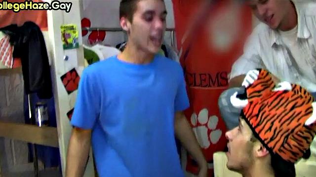Fraternity newbie goes gay in college dormitory