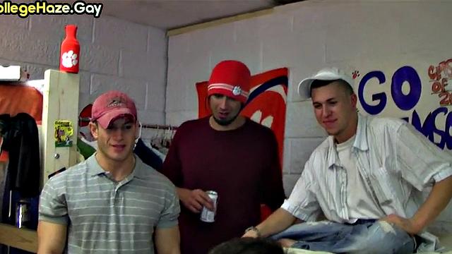 Fraternity newbie goes gay in college dormitory