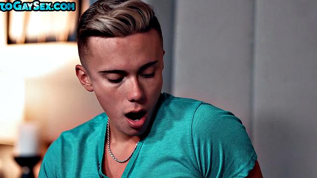 Tattooed gaydaddy rims and fucks twink till cum