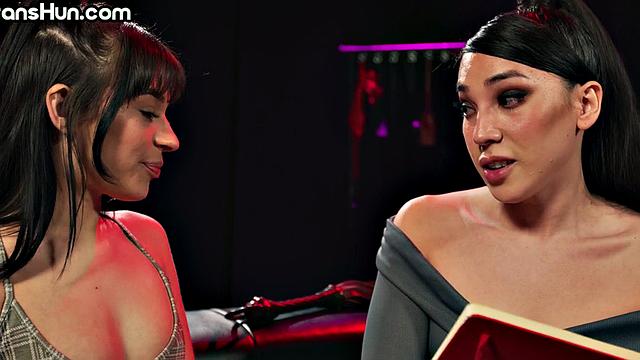 TS hunny footjerked by dirtytalking babe before cockriding