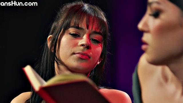 TS hunny footjerked by dirtytalking babe before cockriding