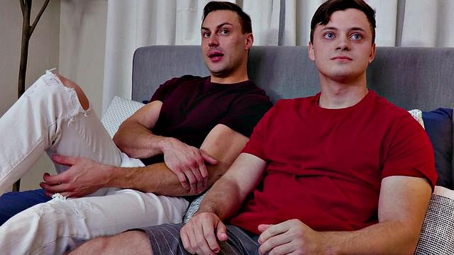 Debut athletic jock sucks and barebacks bottom at casting