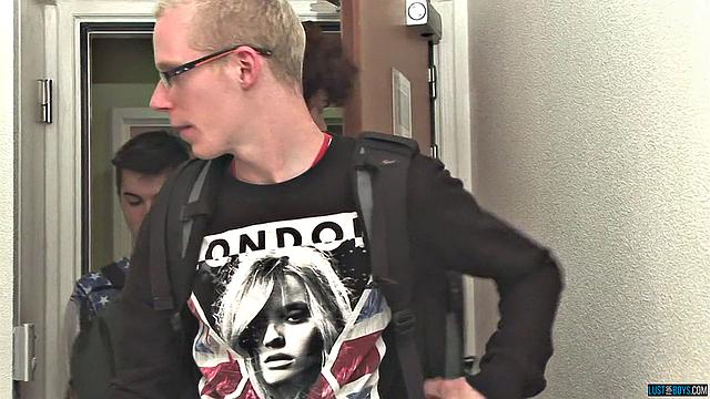 3 парня липнут со Spooge - Addin Straw, Jayden Shaw и Nick Thomas