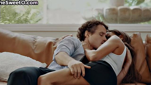 Slowburn erotic lovemaking with a Babe