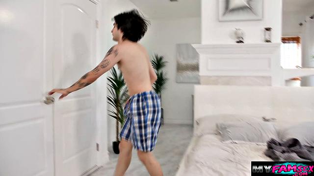 My slut stepcousin lets me eat and fuck her pussy