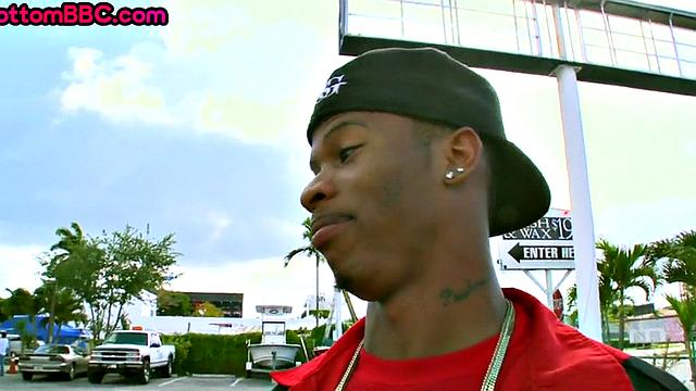 Picked up thug rides white cock after sucking it