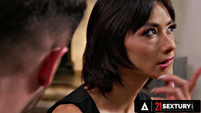 21 SEXTURY - Sexy Veronica Leal Opens Her Ass And Pussy For Hot DP Threesome With Two Big Cocks