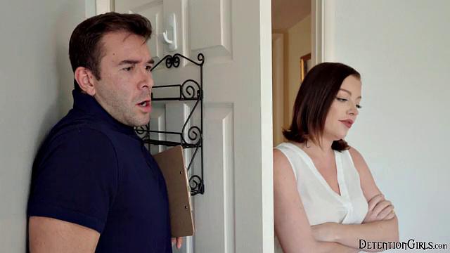 Лекси Лор устроила минет в изоляторе-вот это наказание!