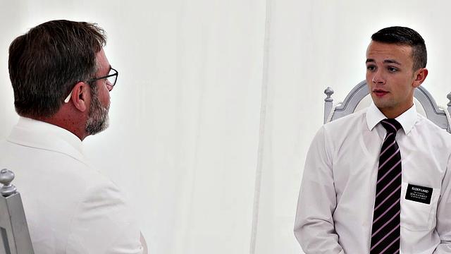 президент фауст связывает мужика и быстро вычисляет его слабость