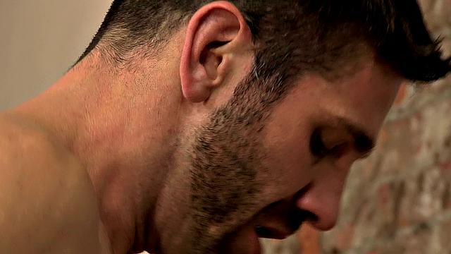 Нейтан наслаждается этим большим членом - Крейг Дэниел и Нэйтан Гир