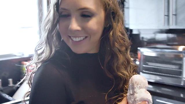 Curvy lesbian babe fingers girlfriend until orgasming