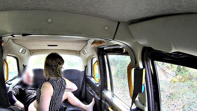 Cougar Wants Deep Big Cock