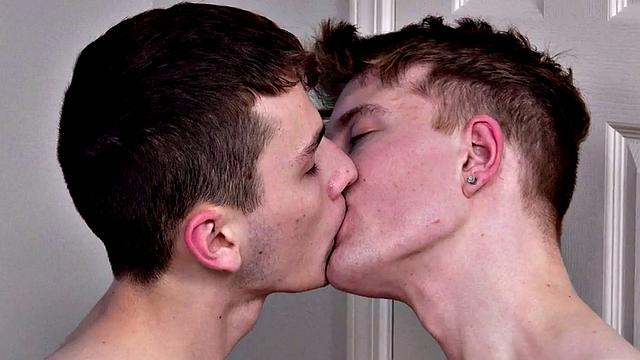 Real breeder twunk fucks twink's ass at home after rimming