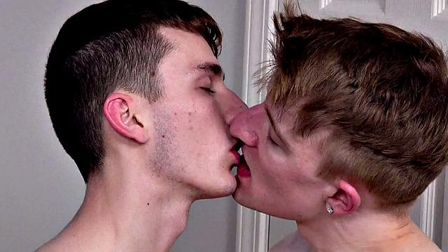 Real breeder twunk fucks twink's ass at home after rimming