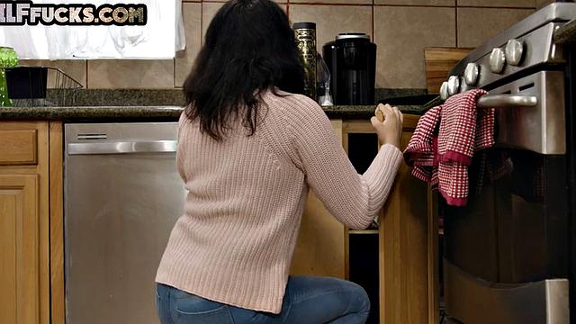 Stunning GILF sucks cock and gets doggystyled in kitchen