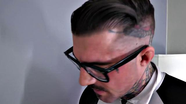 Bisexual foursome with gothic sluts getting frisky