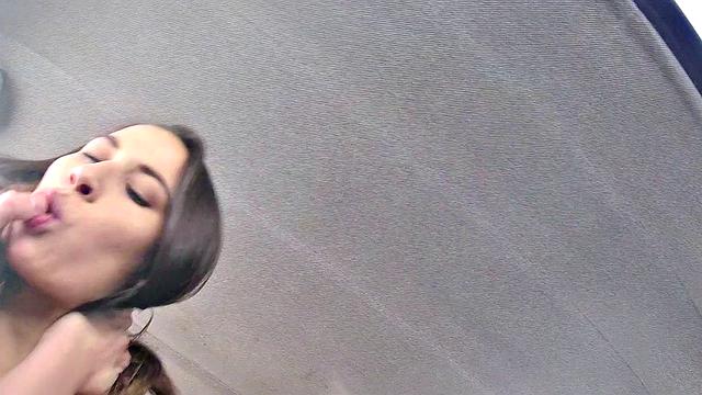 Sexy Driver gets even with Fare to make her feel special