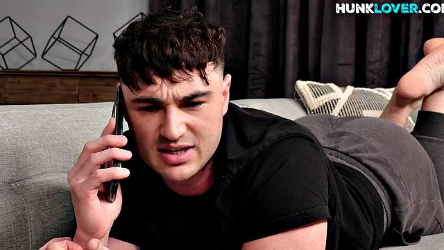 Amateur hunk gets fucked in barebacking threesome