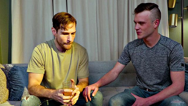 Barebacking stud with body fucks ass of inked BF