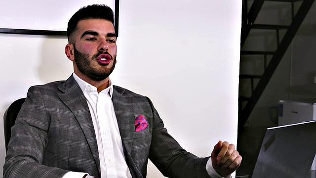 New York Realtor Fucks HR Honcho - RagingStallion