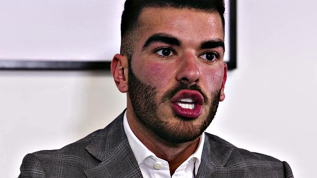 New York Realtor Fucks HR Honcho - RagingStallion