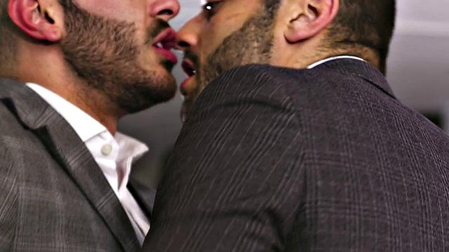 New York Realtor Fucks HR Honcho - RagingStallion