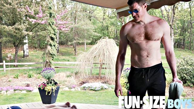 AUSTIN Chapter 23 - Poolside