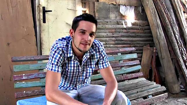 джек трахается с джорджем без резинки и глубоко