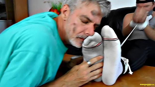 Foor Loving Convict On The Run! - Leo Blue & Richard Lennox