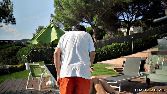 Дикий трах у бассейна: Jordi El Nino Polla, Roma Amor и Katrina Moreno устраивают групповуху на глазах у мужа.