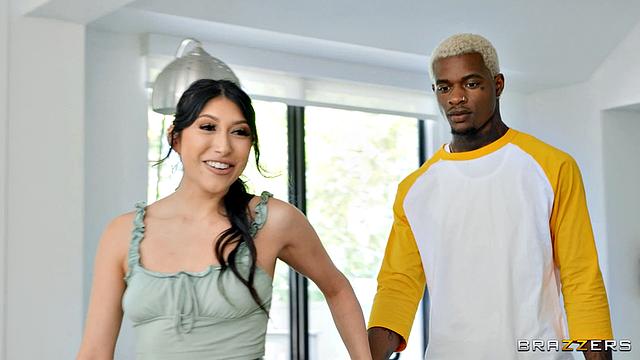 Vaping GILFs Go Wild