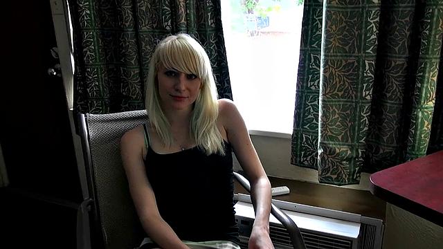 Blonde Lexi gives an outdoor titjob and handjob with a sexy twist