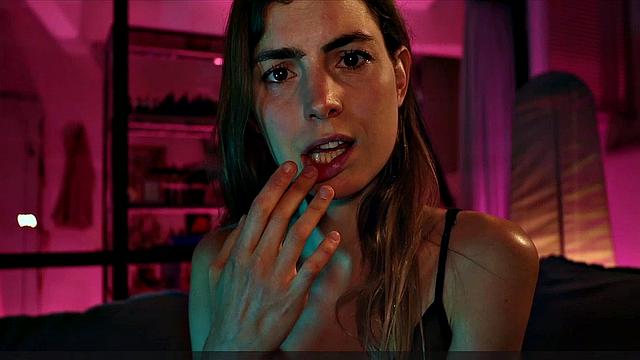 Hannah Hoekstra naked in the bath