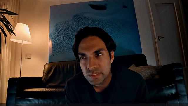 Hannah Hoekstra naked in the bath