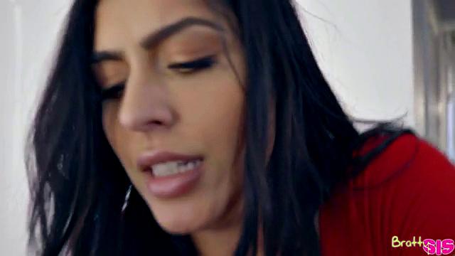 Step Sister - S4:E12