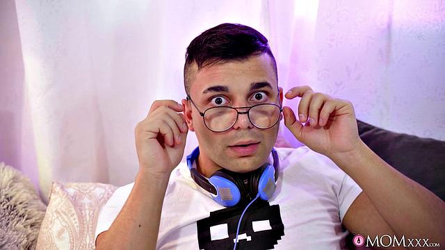 Double teamed by nympho babes