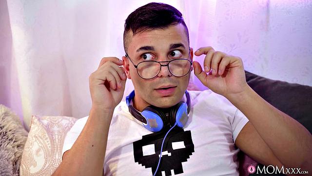 Double teamed by nympho babes