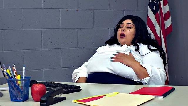 Teacher Chloe Klein Wants Students BBC