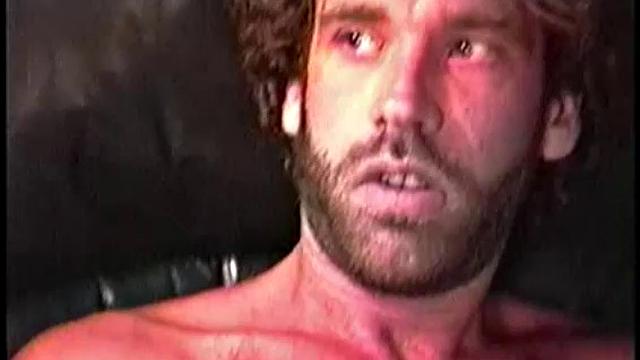 Damn, this guy turns me on! Lee is the epitome of what this site is all about. He's rugged, ragged, masculine, has a huge cock, is easy going and laid back, eager to please, but keeps his self esteem, and loves to show his stuff.