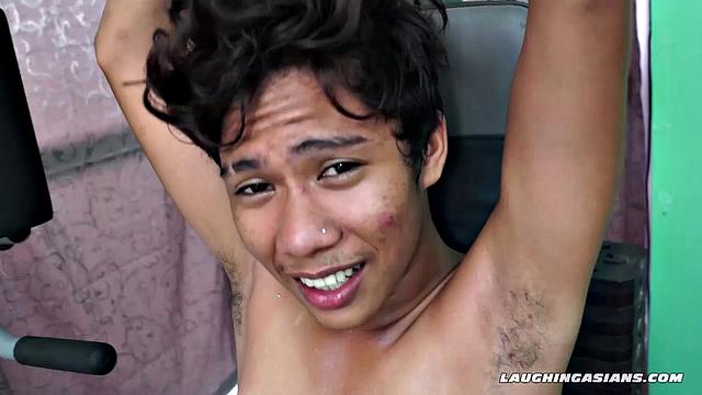 Idol Tickled In The Gym