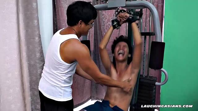 Idol Tickled In The Gym