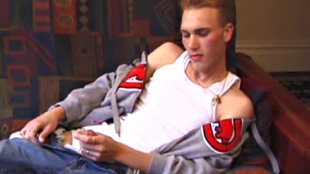 Tye Masturbates