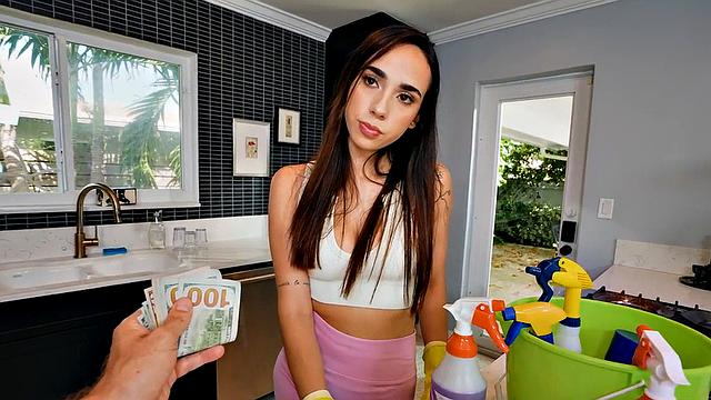 Perky housekeeper deepthroating new boss