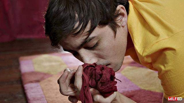 Stepson Fucks the Vacuum