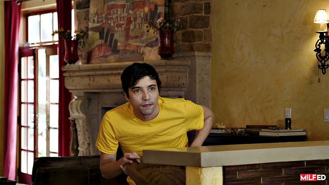 Stepson Fucks the Vacuum